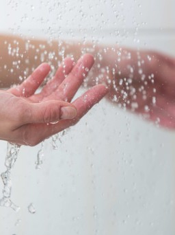 Tránh sai lầm khi tắm nước nóng