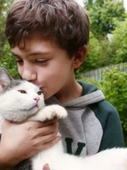 Chuyện lạ: Con mèo được gia đình tổ chức 'tang lễ' đã trở về sau 7 năm