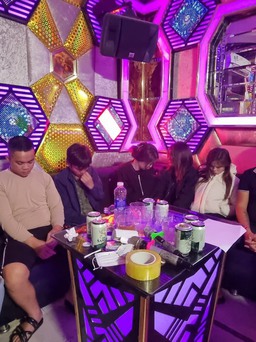 Quảng Bình: Tạm giữ nhóm thanh niên tổ chức sử dụng ma túy trong quán karaoke