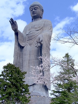Khám phá bên trong tượng Phật lớn nhất thế giới ở Nhật Bản