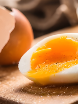 4 lợi ích sức khỏe đáng ngạc nhiên của lòng đỏ trứng