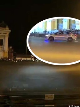 Phô diễn kỹ thuật drift trước Nhà hát lớn Hà Nội, tài xế bị bắt khẩn cấp