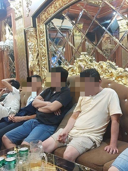 Đà Nẵng: Đột kích nhà hàng, bắt 7 người mở 'tiệc ma túy'