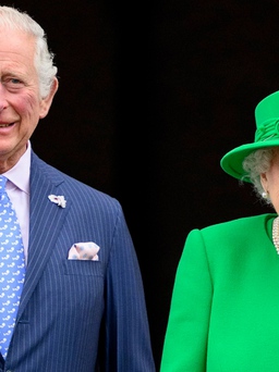 Nhờ đâu Vua Charles giàu hơn cố Nữ hoàng Elizabeth II?