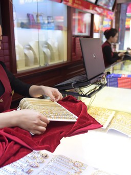 Giá vàng hôm nay 25.4.2023: Tăng chậm hơn, SJC vẫn đắt hơn thế giới 10 triệu đồng/lượng