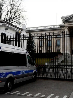 Ba Lan tịch thu ngân quỹ đại sứ quán Nga, Moscow phản đối