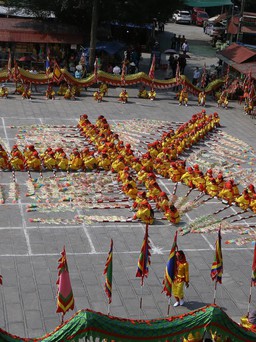 Độc đáo hội Hoa trượng trong lễ hội Phủ Dày, Nam Định