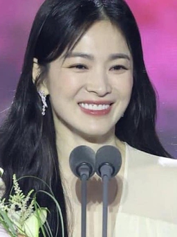 Song Hye Kyo và ‘The Glory’ thắng lớn tại Baeksang 2023