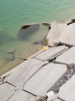 Hải Phòng: Sạt lở bờ kè hồ chứa nước ngọt lớn nhất đảo Cát Bà