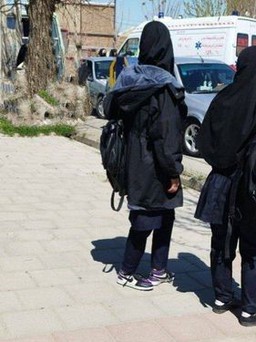 Hàng chục nữ sinh ở Iran lại bị đầu độc