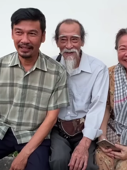 Nghệ sĩ Mạnh Dung: 84 tuổi vẫn quấn quýt, cùng vợ đi đóng phim