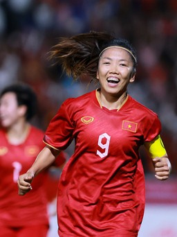 Đội tuyển nữ Việt Nam vô địch SEA Games 32, HLV Mai Đức Chung: 'Tôi hạnh phúc'