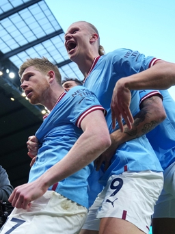Sau cuộc ngược dòng lên ngôi Ngoại hạng Anh, Man City nhắm cột mốc lịch sử