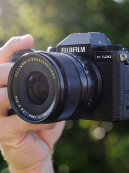 Fujifilm ra mắt máy ảnh kỹ thuật số không gương lật X-S20