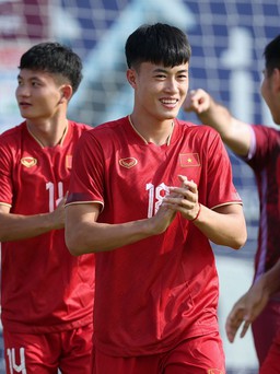 HLV Troussier có 'thăng hạng' cho U.22 Việt Nam?