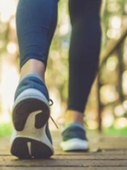 Đi bộ nhanh tốt cho sức khỏe nhưng cần tránh 4 sai lầm phổ biến