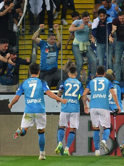 Napoli giành chức vô địch Serie A sau 33 năm