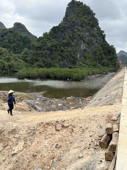 Quảng Ninh: Bến đò, đường mòn tự phát mọc sát tuyến đường bao biển nghìn tỉ