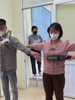 Kiểm tra an ninh thi tiếng Hàn gắt gao hơn thi đại học