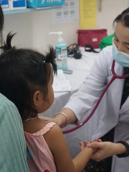TP.HCM: Bệnh tay chân miệng gia tăng, cảnh giác với biến chứng viêm não, viêm cơ tim