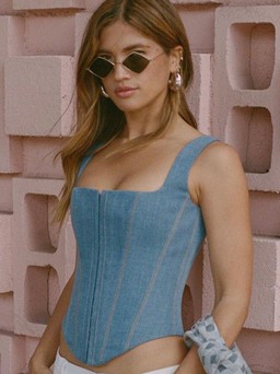 Kẻ ca rô, denim, cut out là những xu hướng phái đẹp sẽ mặc vào mùa hè