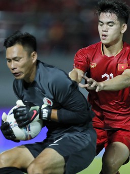 HLV Troussier đãi CLB Hải Phòng món 'mì trộn' U.23 và đội tuyển Việt Nam 