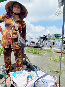 Mai này chợ nổi có 'chìm'?: Những 'nữ tướng' trên sông