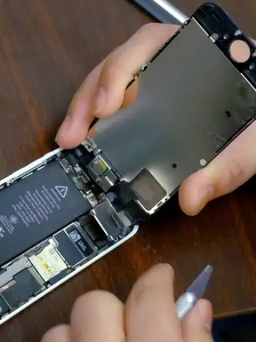 iPhone sẽ phải trang bị pin rời?