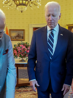 Món quà độc đáo Thủ tướng Ấn Độ tận tay tặng vợ chồng Tổng thống Mỹ