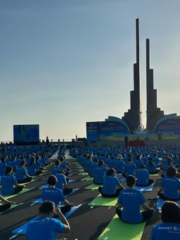 Phú Yên: Hơn 1.000 người tham gia đồng diễn Yoga