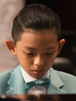 Con trai đạo diễn 'Đôi mắt' giành cú đúp vàng tại Asia Pacific Arts Festival