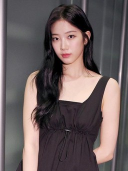 Sao Hàn khoe vóc dáng quyến rũ với váy mini