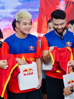 Xúc động khoảnh khắc tiếp động lực cho đội tuyển nữ Việt Nam hướng đến World Cup 2023