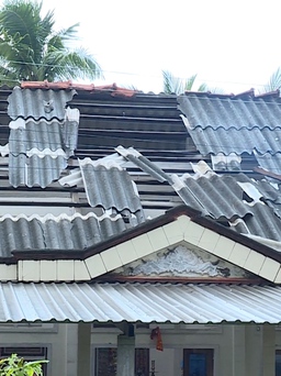 Giông lốc, vòi rồng ở Vĩnh Long làm 46 căn nhà bị thiệt hại