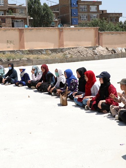 Gần 80 học sinh bị trúng độc tại 2 trường tiểu học ở Afghanistan