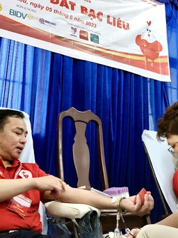 Khởi động chương trình ‘Hành trình đỏ - Kết nối dòng máu Việt’