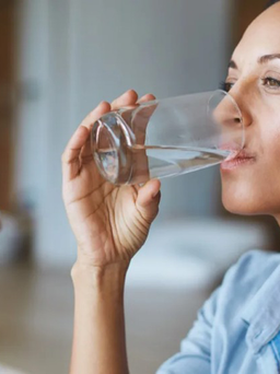 Một số vấn đề sức khỏe có thể khắc phục bằng cách uống đủ nước