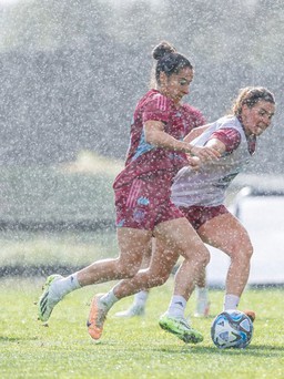 Đội tuyển nữ Tây Ban Nha gặp nhiều bất lợi trong 2 buổi tập ở New Zealand