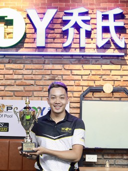 Cơ thủ billiards Hoàng Thái Duy 'ẵm' 79 triệu đồng tiền thưởng sau loạt đánh penalty 