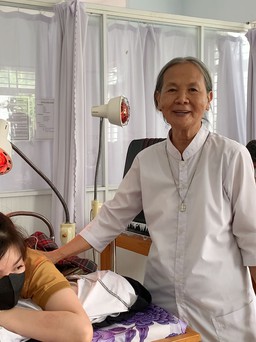 Phòng khám y học cổ truyền 45 năm miễn phí ở TP.HCM: Hy vọng của bệnh nhân nghèo
