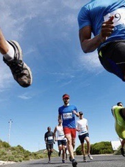 Vận động viên marathon chia sẻ cách giảm cân: Ngủ trước 21 giờ, chạy bộ 5 ngày/tuần