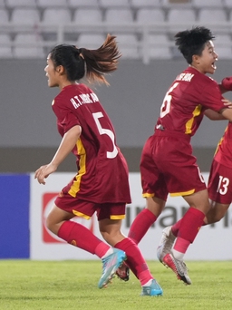 U.19 nữ Việt Nam chỉ giành ngôi á quân, HLV Akira tiếc nuối vì thua Thái Lan