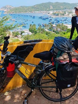 Điều gì khiến nhiều người trẻ thích đạp xe xuyên Việt?