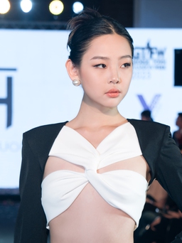Nhà thiết kế Hào Trương gây ấn tượng tại 'Tuần lễ thời trang George Town 2023'