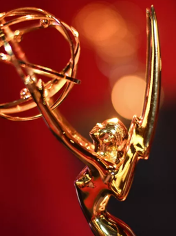 Giải Emmy 2023 hoãn tổ chức