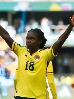 Ngôi sao 18 tuổi của đội tuyển nữ Colombia gục ngã trên sân tập gây lo lắng