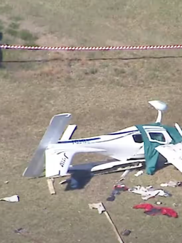Hai máy bay đâm nhau ở Úc, 2 người chết, phi công hơn 70 tuổi sống sót