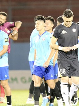 CLB TP.HCM và Đà Nẵng cùng thua, cuộc đua trụ hạng gay cấn đến phút cuối