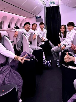Đội tuyển nữ Việt Nam tới New Zealand an toàn sau chuyến bay 10 tiếng