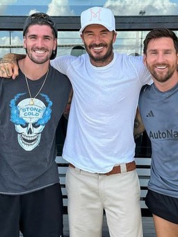 De Paul bất ngờ đến Inter Miami thăm Messi, xem David Beckham chăm sóc ‘GOAT’